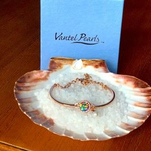 Vantel Pearls Blue Beacon Bracelet